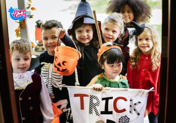 Kẹo dẻo Halloween là món ăn được các bạn nhỏ yêu thích và dịp đặc biệt này